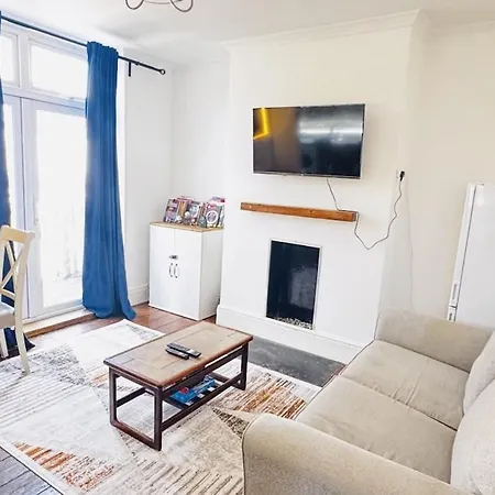 Appartement 4 Bedroom House Eastville Sleeps 9 Contractors Long *