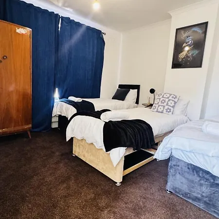 Appartement 4 Bedroom House Eastville Sleeps 9 Contractors Long *