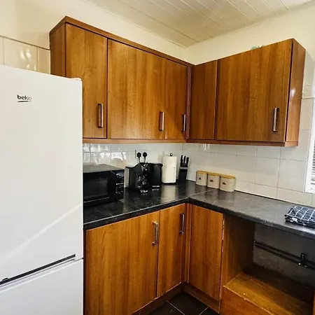 4 Bedroom House Eastville Sleeps 9 Contractors Long * Бристоль