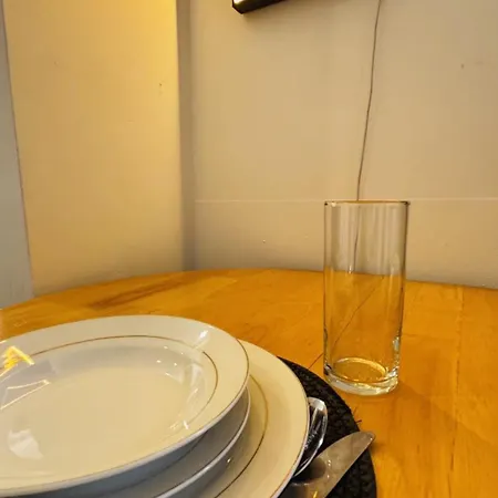 4 Bedroom House Eastville Sleeps 9 Contractors Long * Bristol