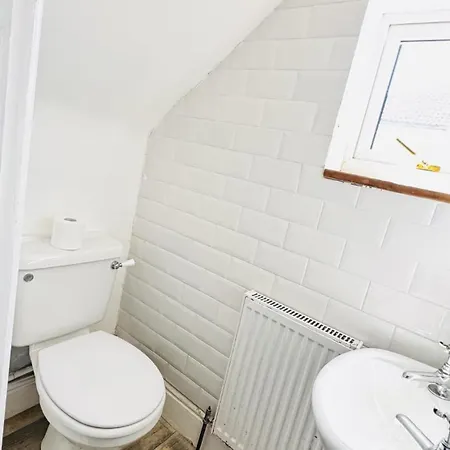 4 Bedroom House Eastville Sleeps 9 Contractors Long * Bristol